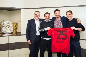 MK体育网页版-体图评论：皇马对待莫德里奇都比拜仁对待穆勒更Mia san Mia