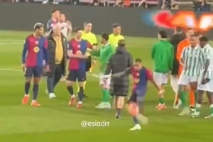 MK体育在线-马卡：拉菲尼亚对裁判不满+爆射皮球，但未被记录在裁判报告之中