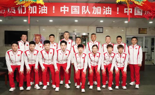 国乒抵达巴黎 刘国梁：该出现的地方我都会出现