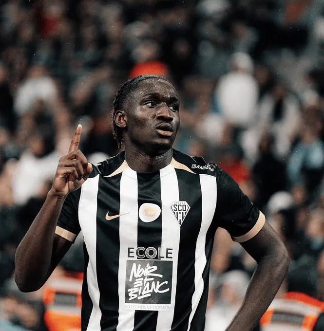 MK体育-水晶宫400万租借费+1200万买断报价谢里夫，昂热要3000万欧