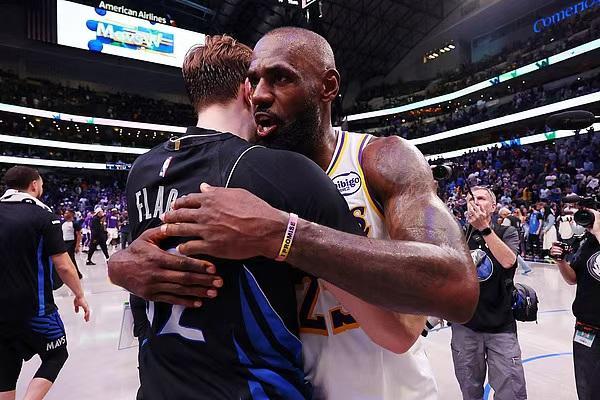 MK体育网页版-NBA|湖人再次惨败雷霆,詹姆斯出于战略考量被雪藏